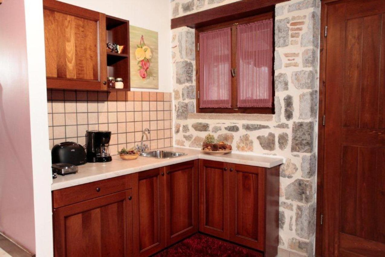 Efharis Filoxenon Apartment Feneos Luaran gambar
